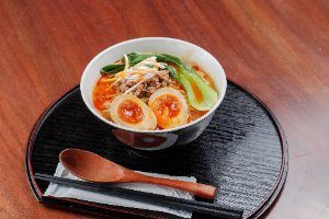 濃厚胡麻担々麺